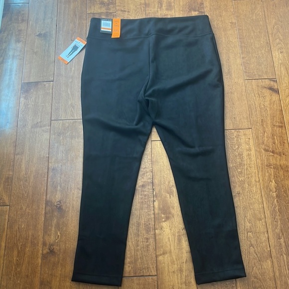 NWT Andrew Marc black Faux Suede Skinny Pants    Size XXL - Picture 8 of 13